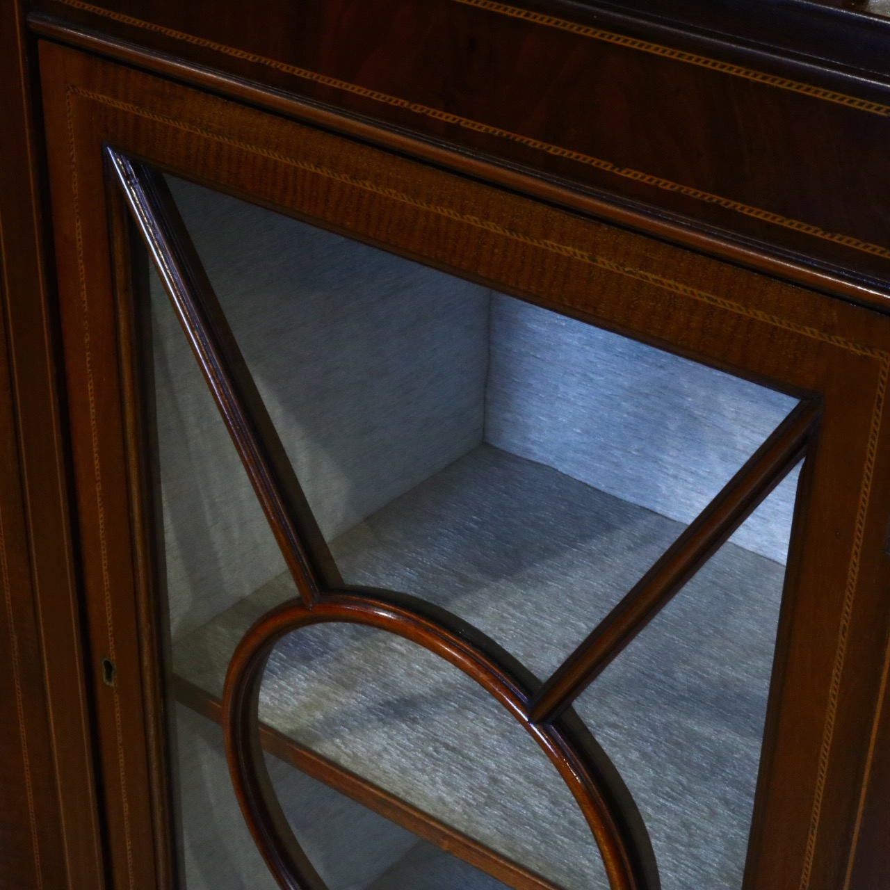 グラスキャビネット グラスキャビネット