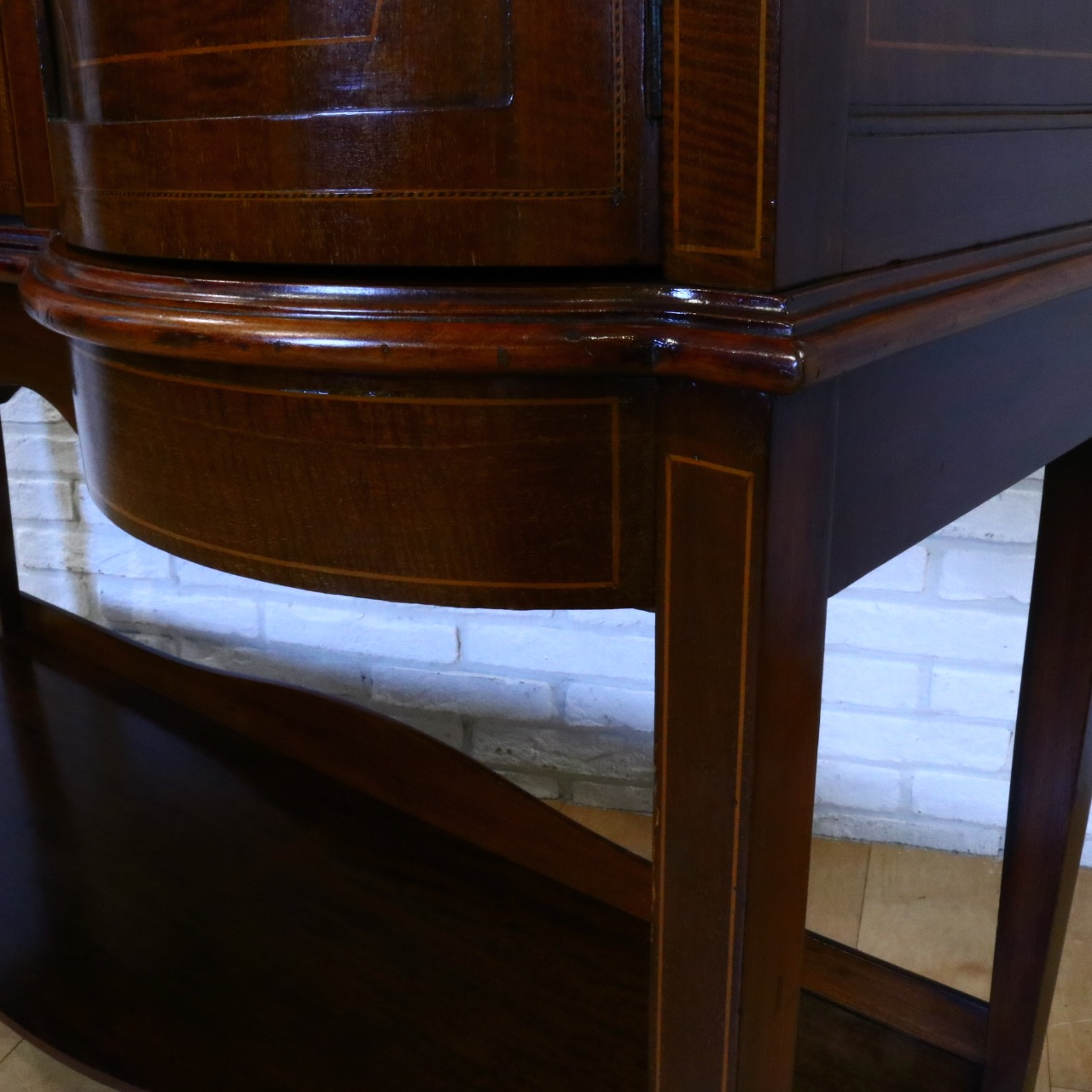 グラスキャビネット グラスキャビネット