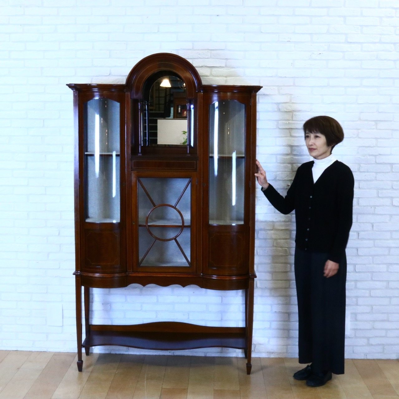 グラスキャビネット グラスキャビネット