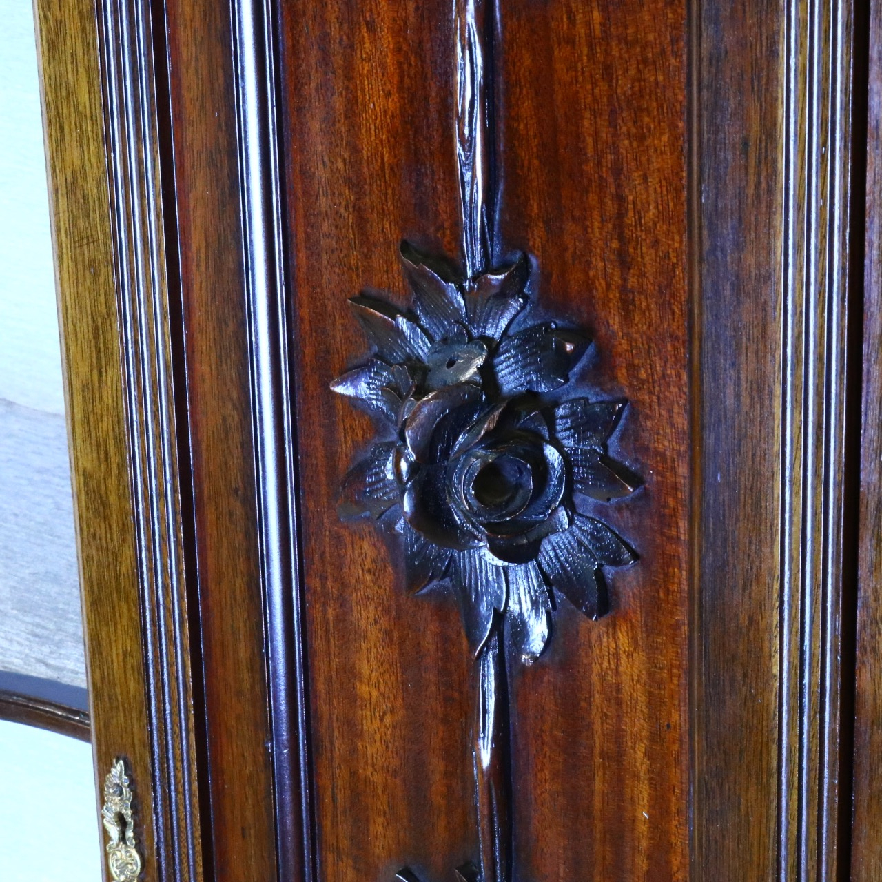 グラスキャビネット グラスキャビネット