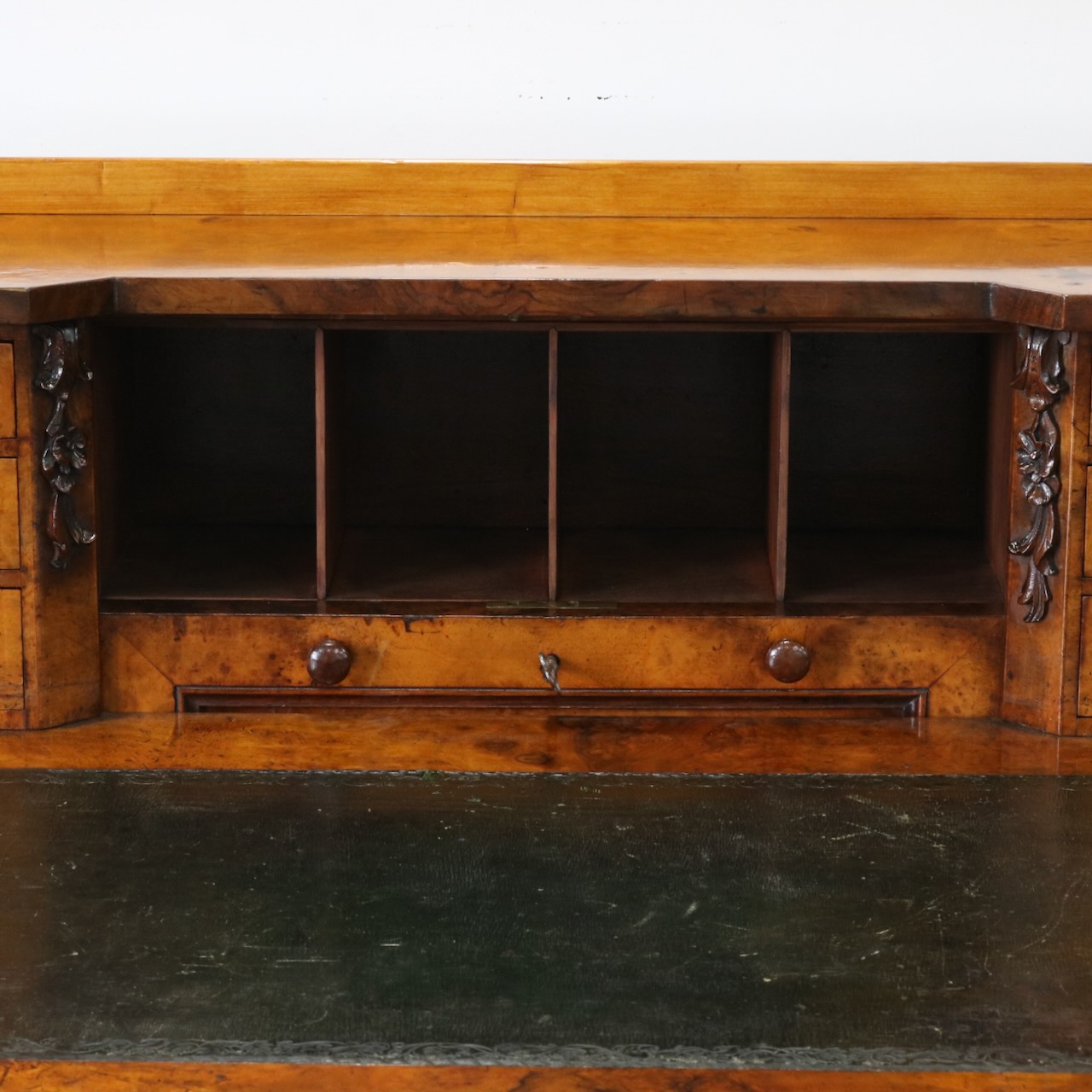 ライティングデスク