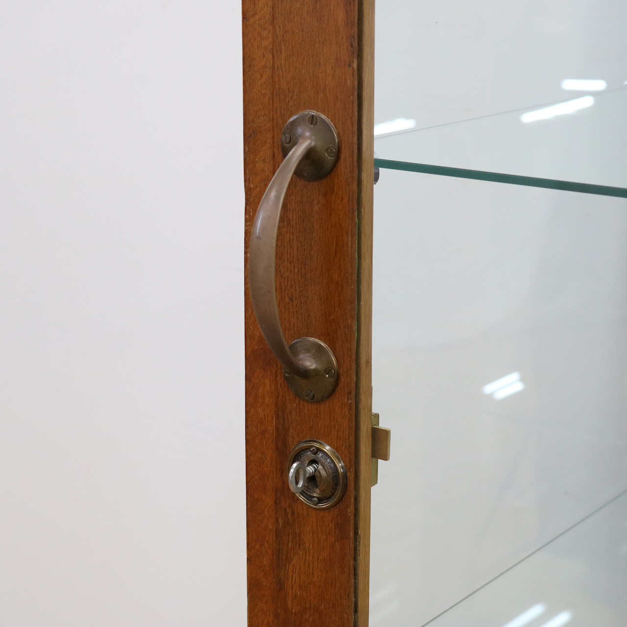 ショップキャビネット