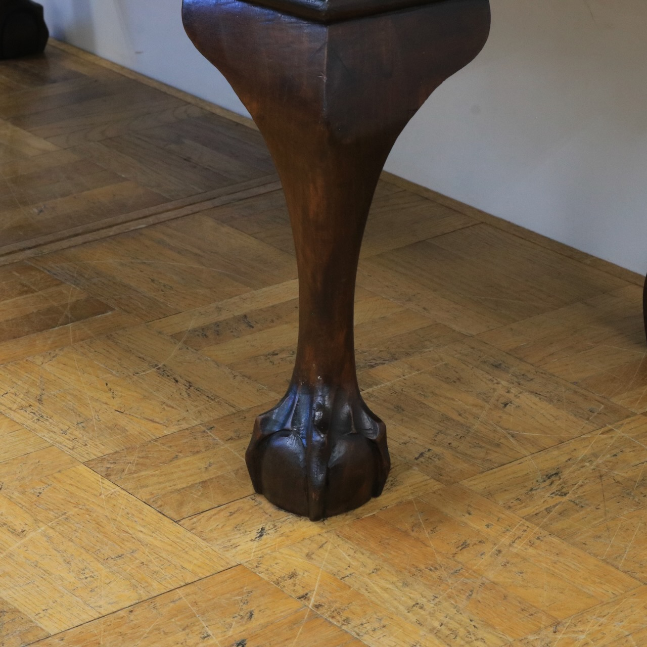 グラスキャビネット