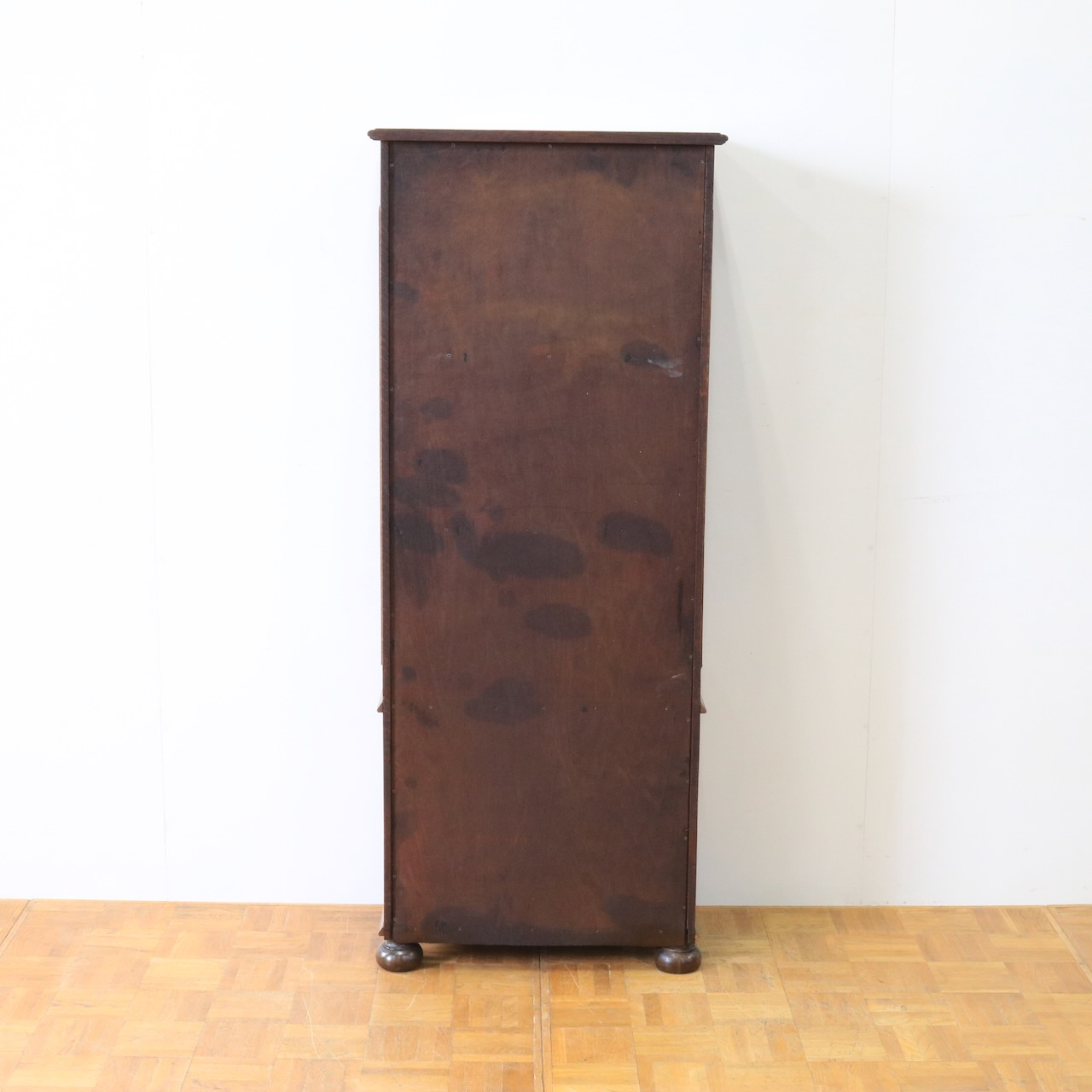 グラスキャビネット