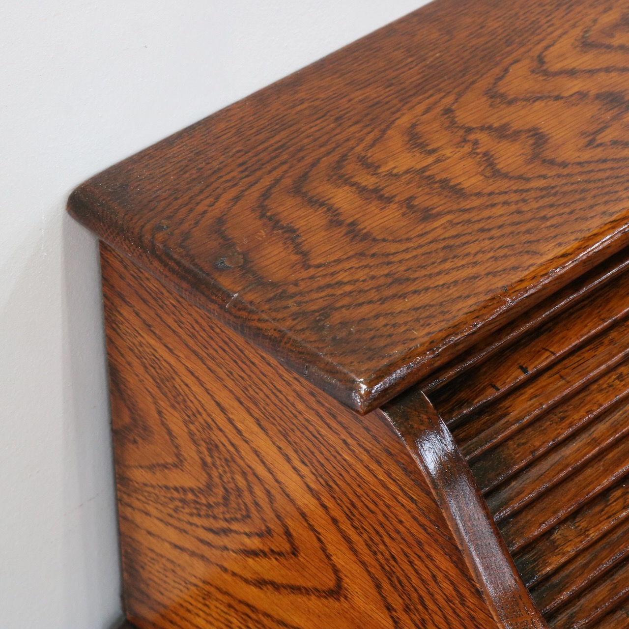 ファイリングキャビネット