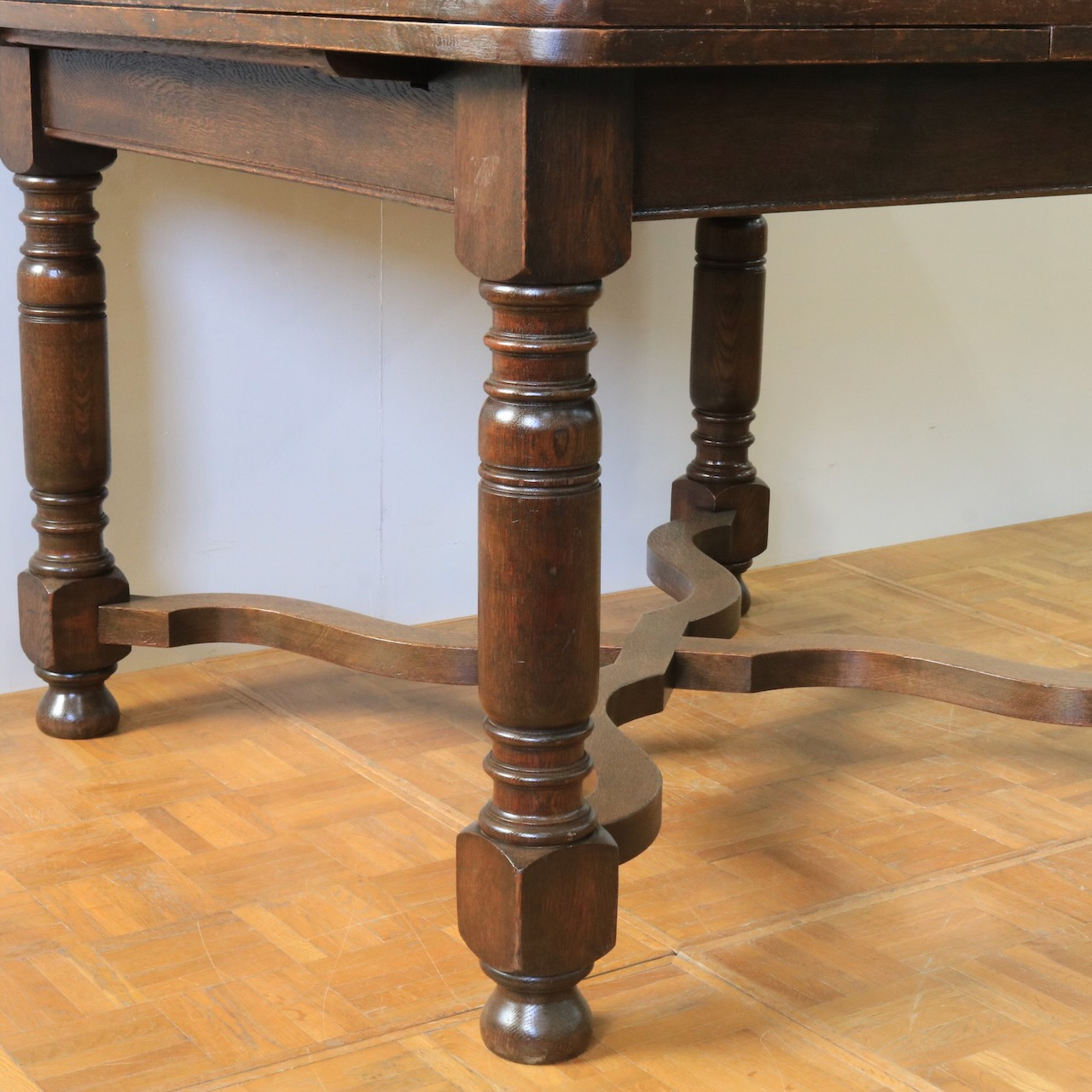 ドローリーフテーブル