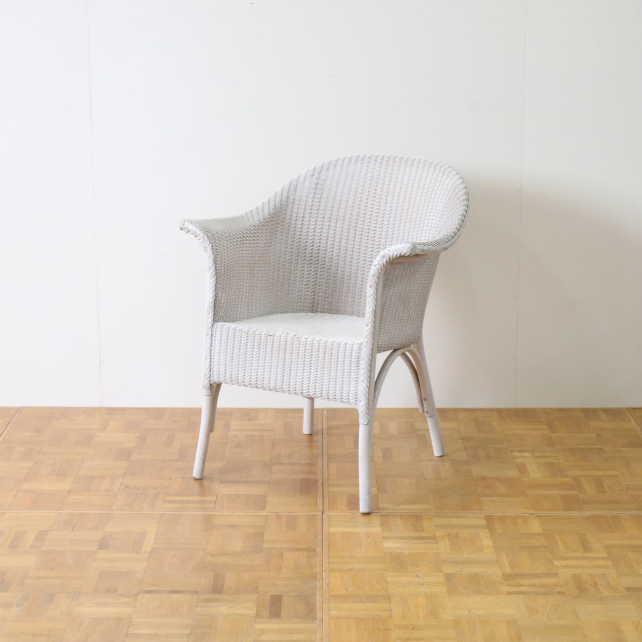 ロイドルームチェアー