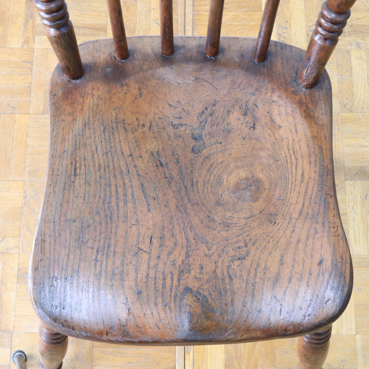 キッチンチェアー