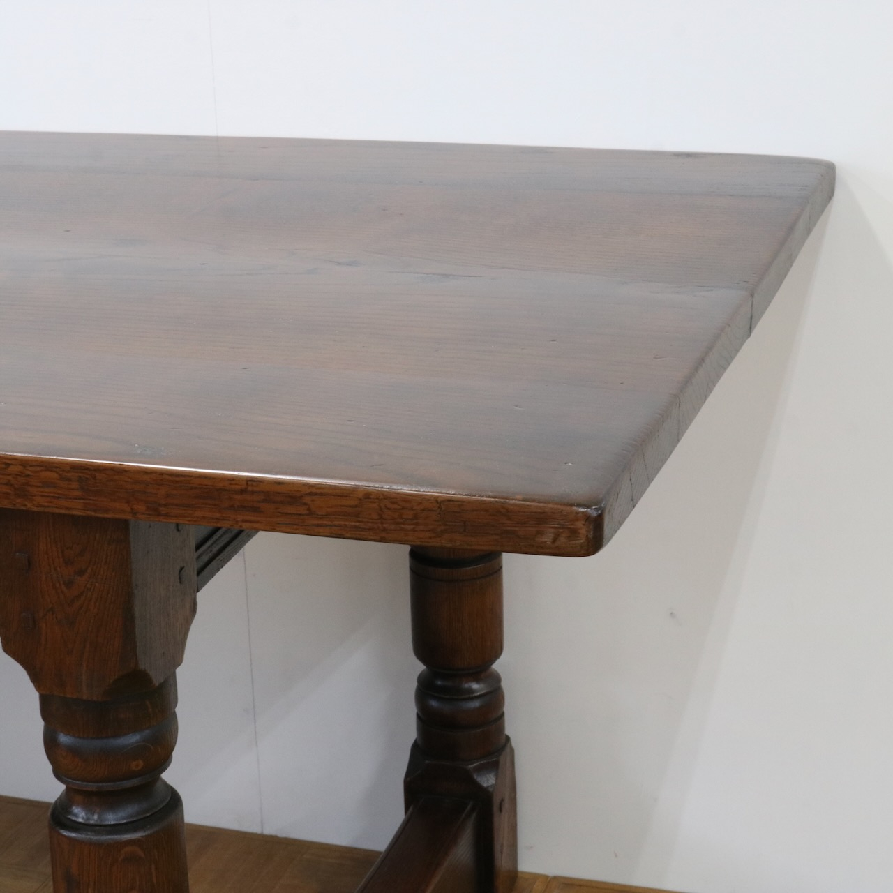 ダイニングテーブル