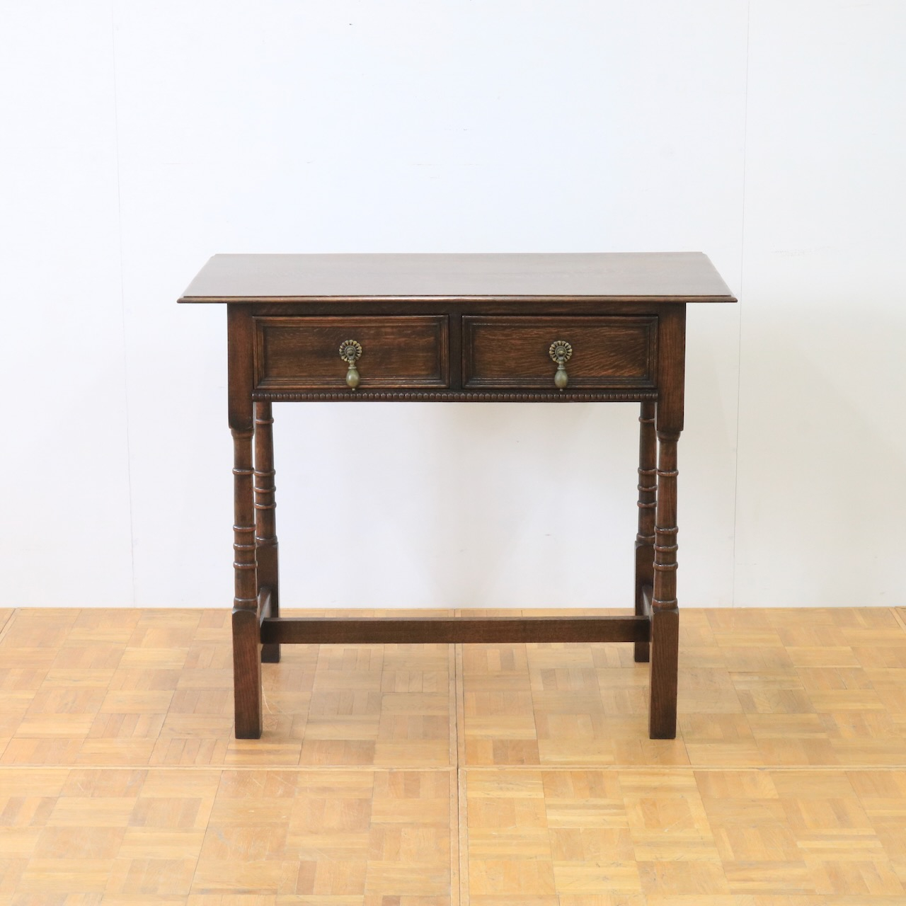 ライティングテーブル