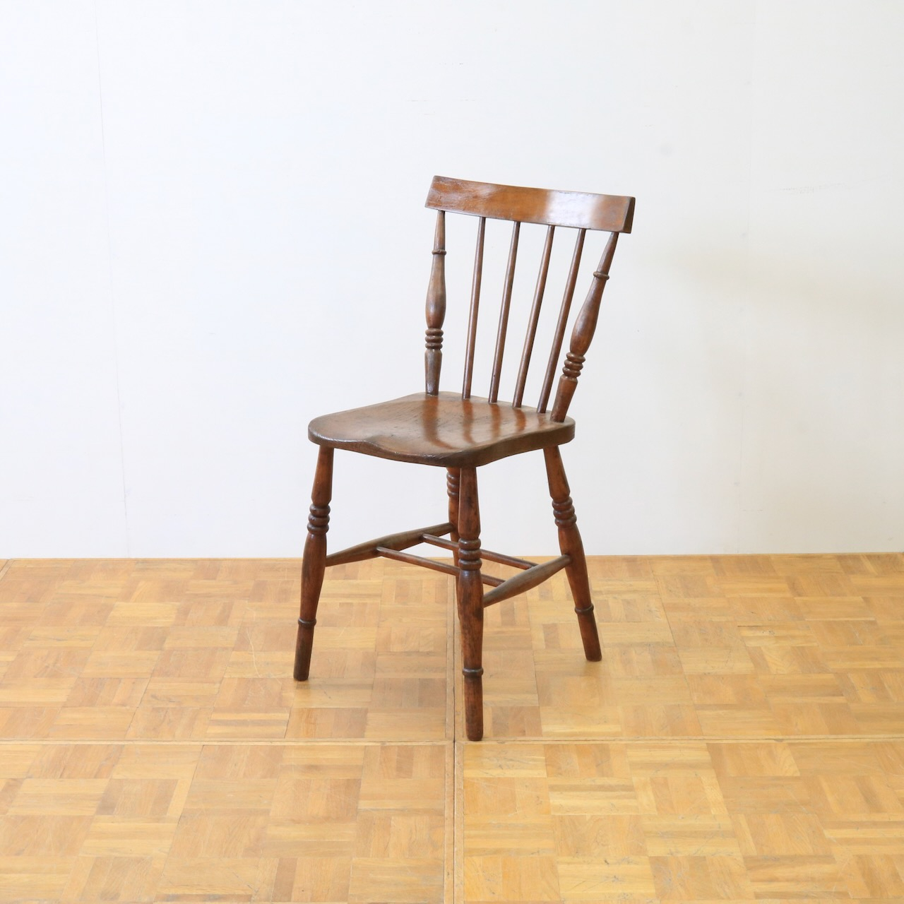 キッチンチェアー