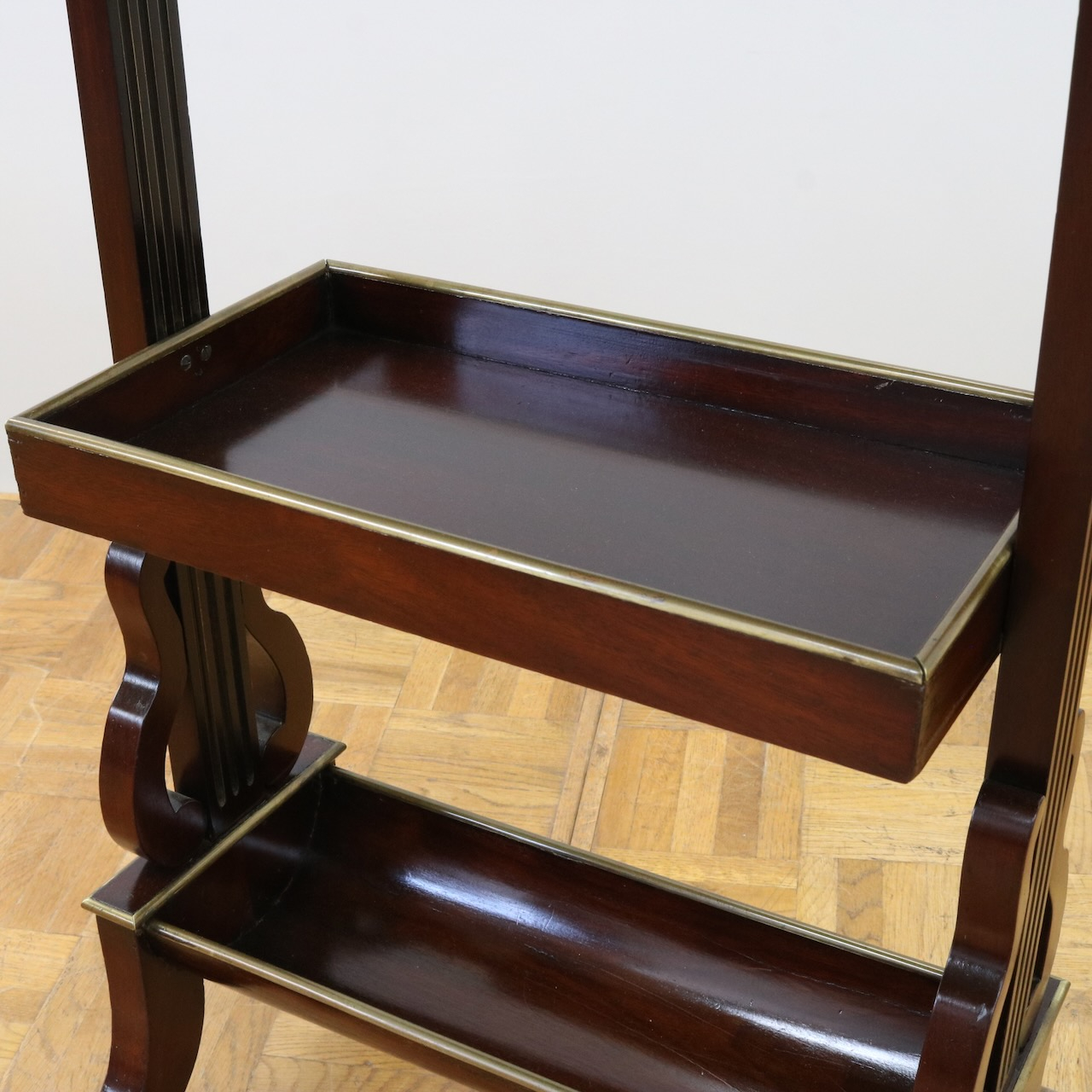 サイドテーブル