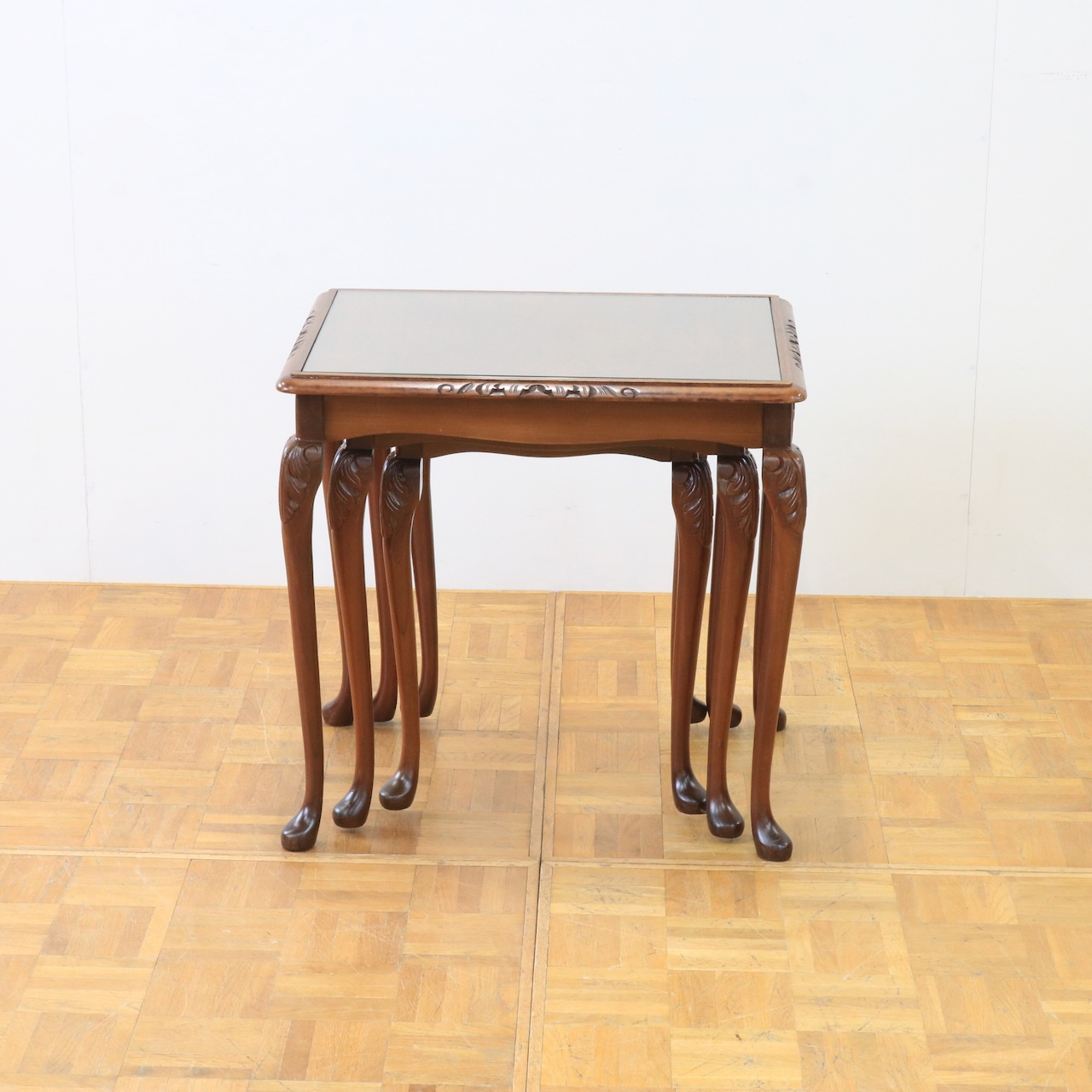 ネストテーブル