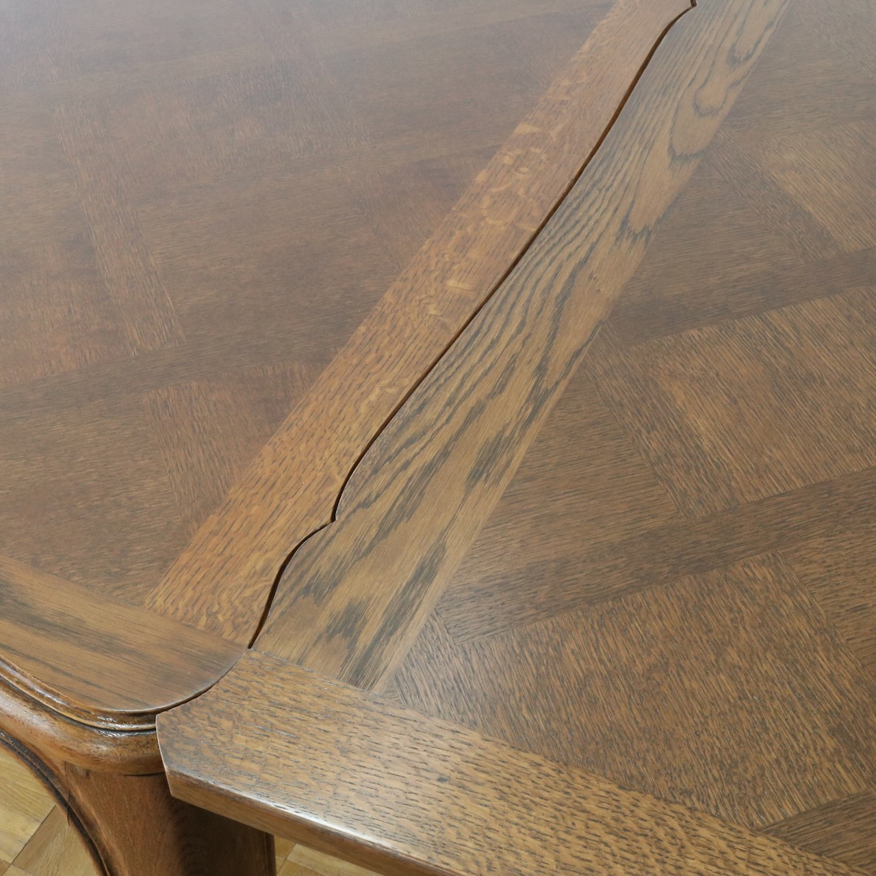 ドローリーフテーブル