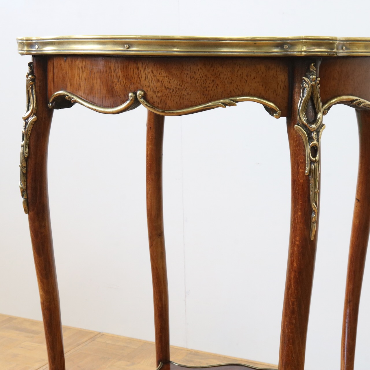 オケージョナルテーブル