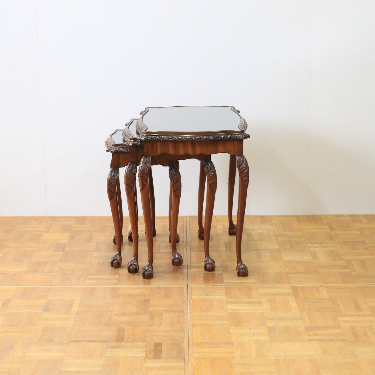 ネストテーブル