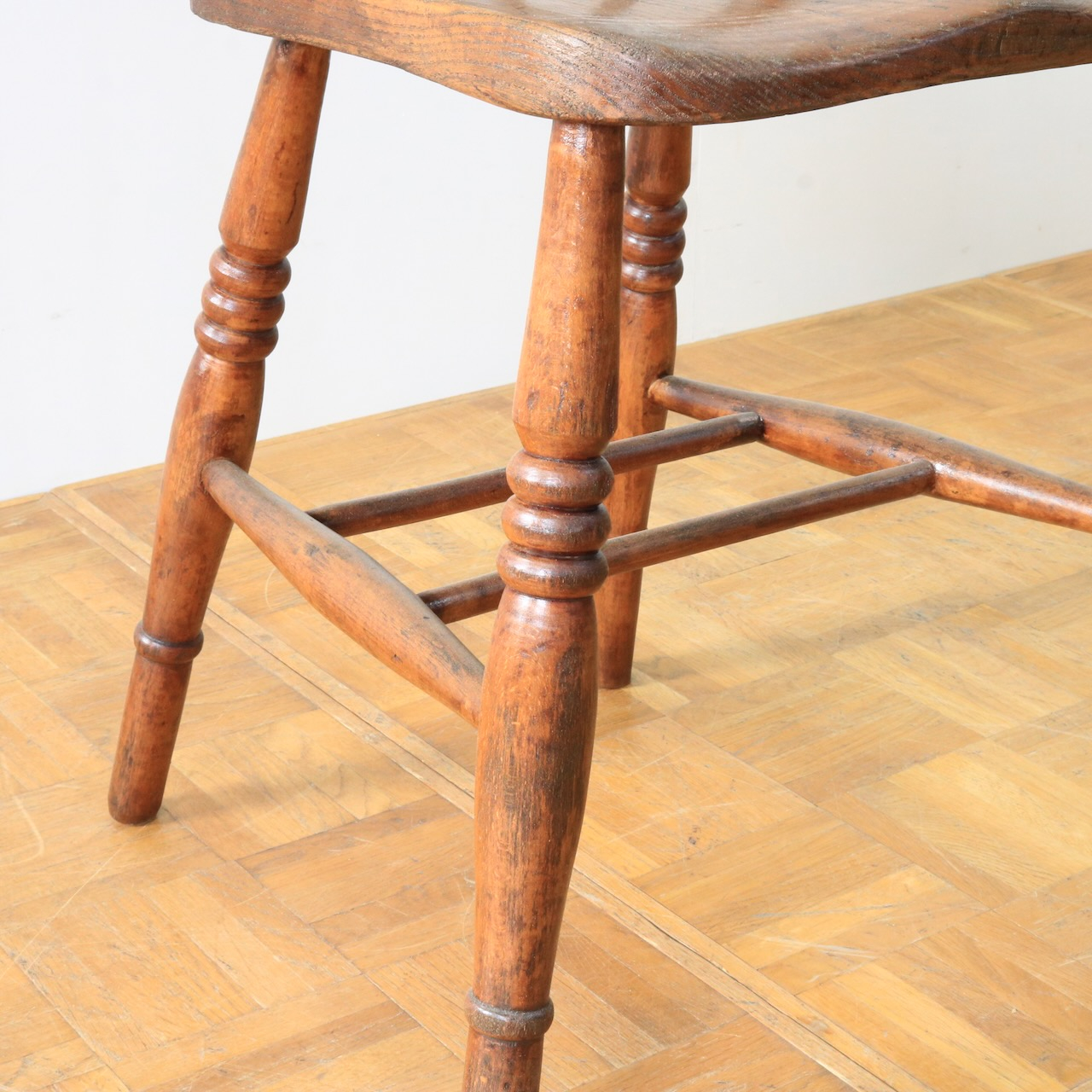 キッチンチェアー