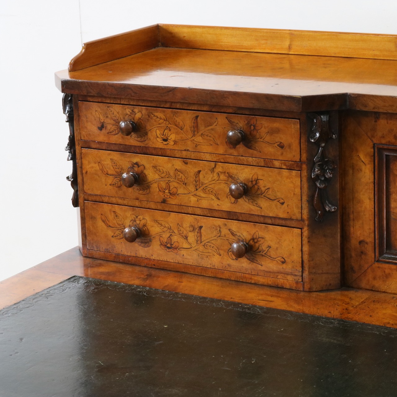 ライティングデスク