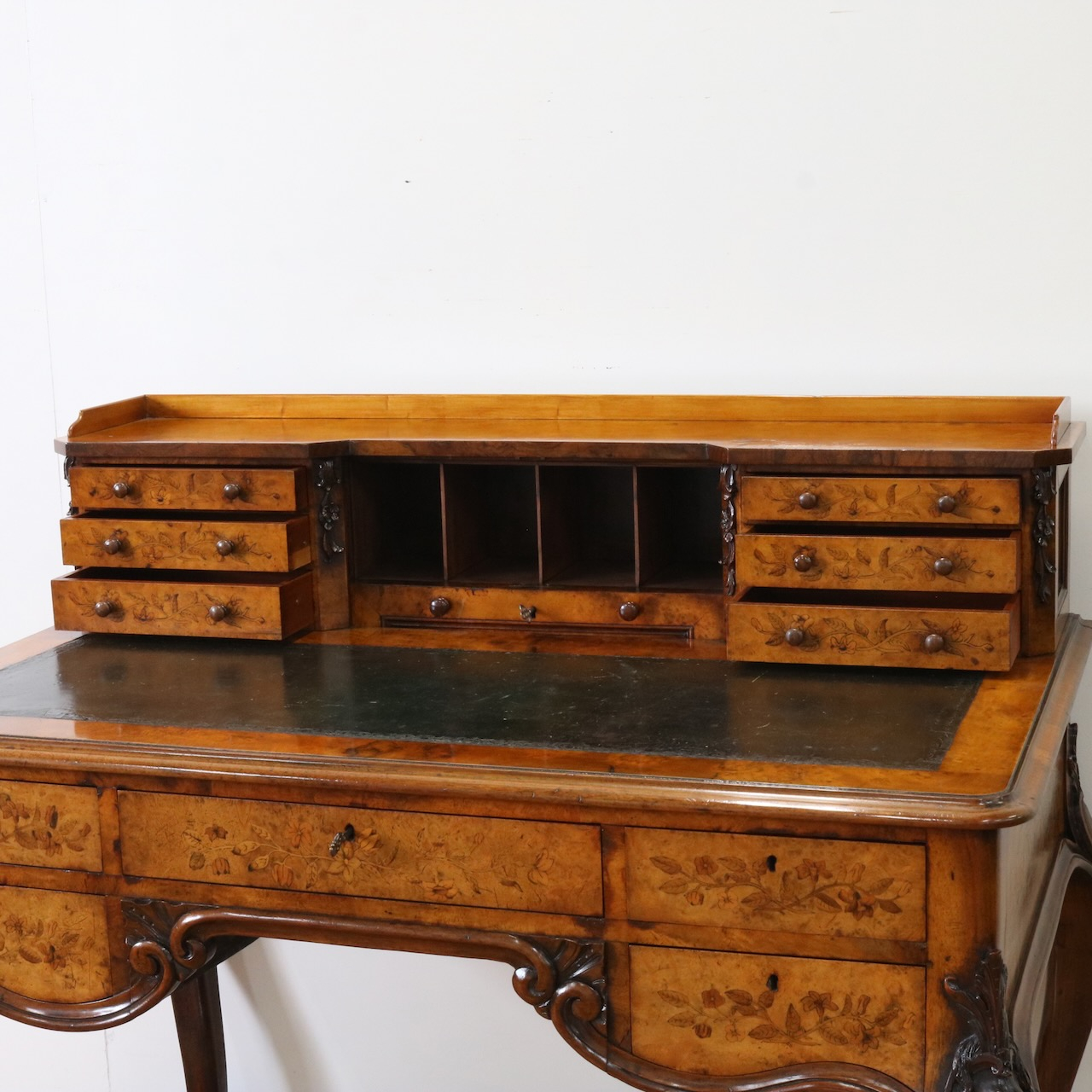 ライティングデスク