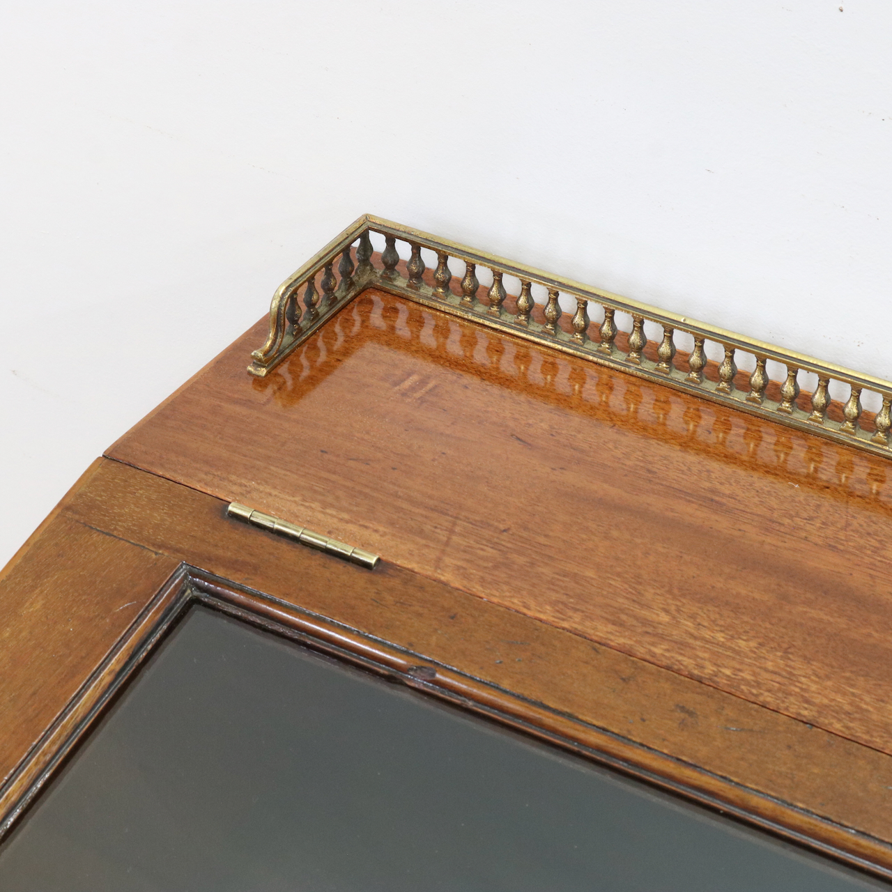 ジュエリーキャビネット