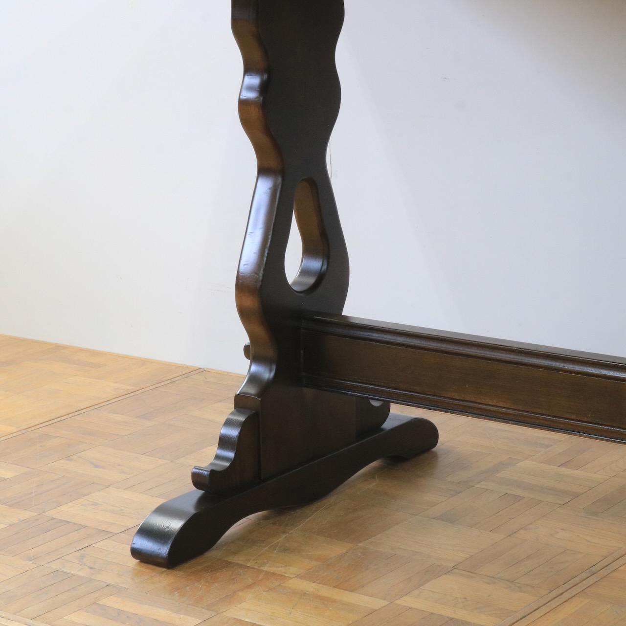 リフェクトリーテーブル