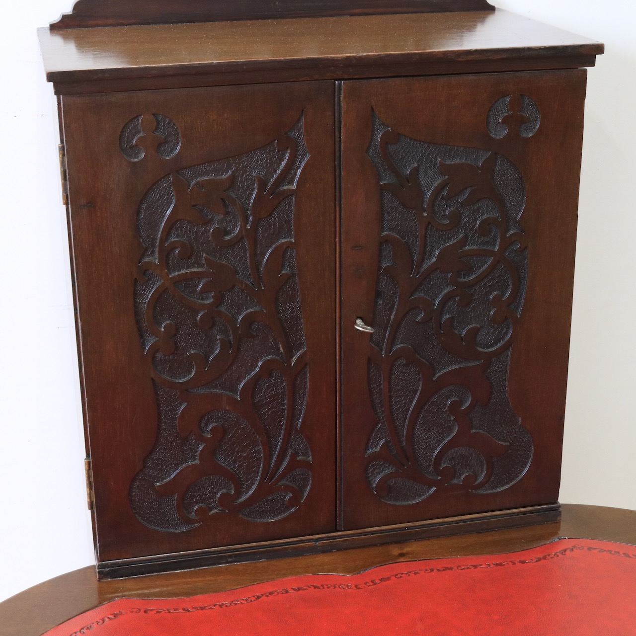 ドレッシングテーブル