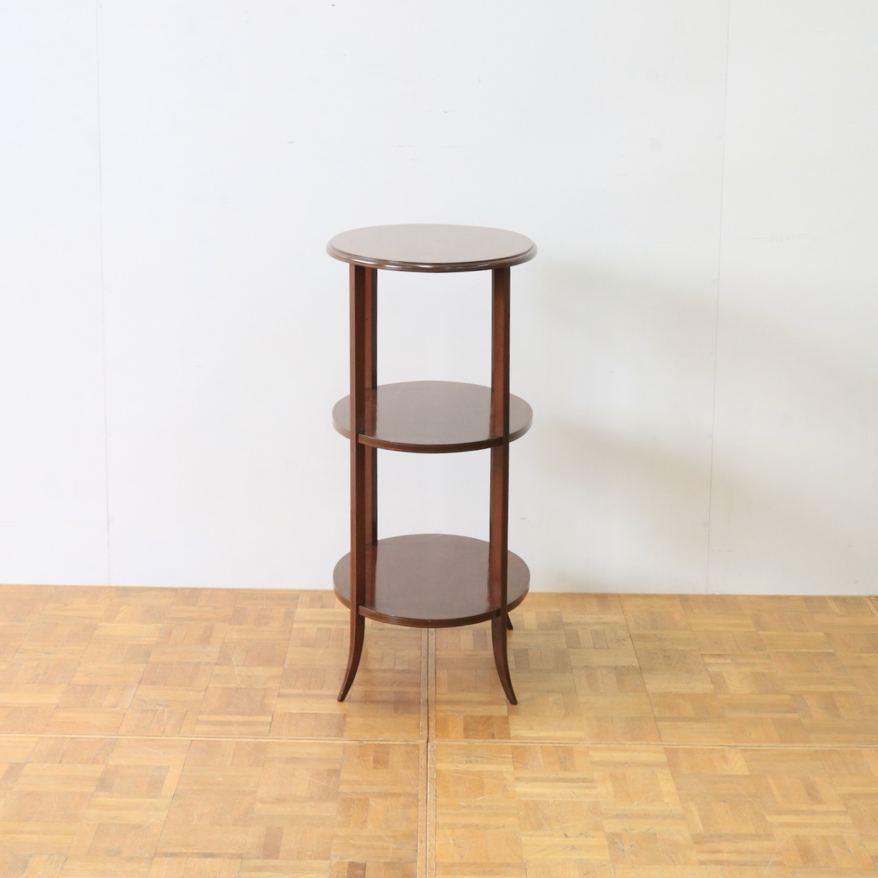 サイドテーブル