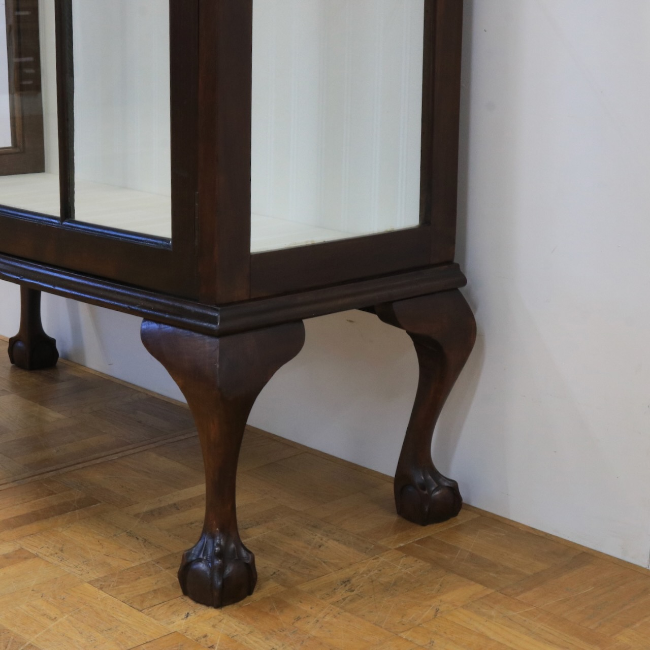 グラスキャビネット