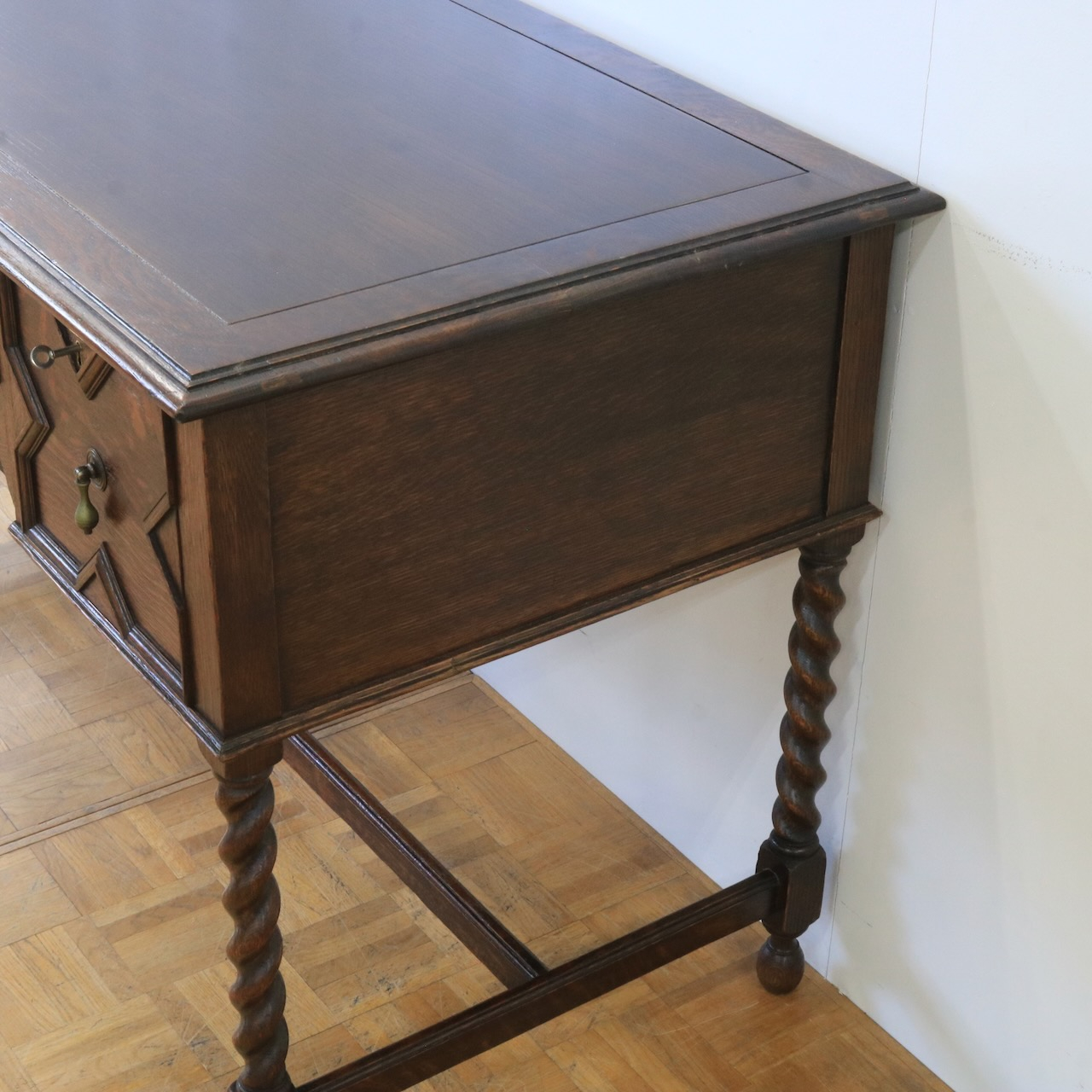 ライティングデスク