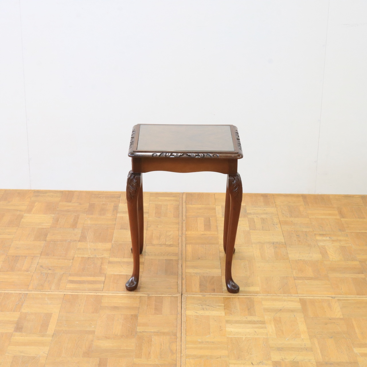 ネストテーブル