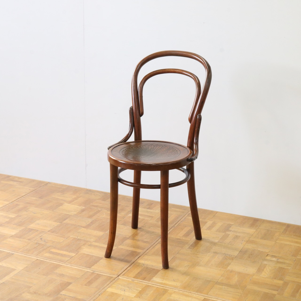 ベントウッドチェアー