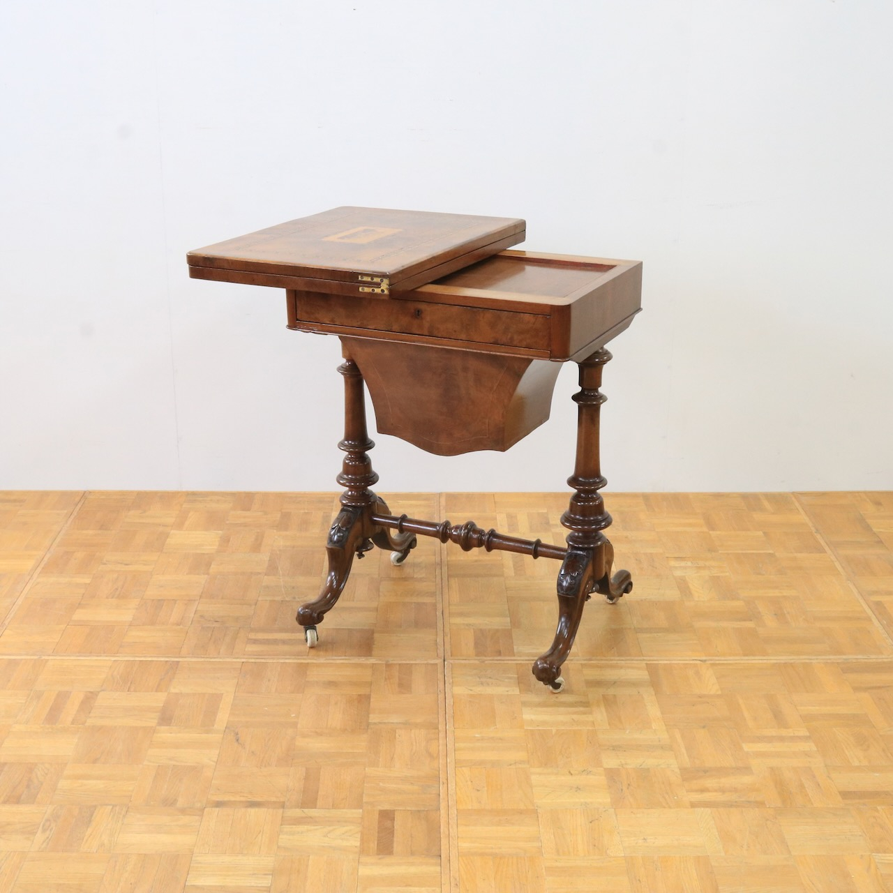 カードテーブル