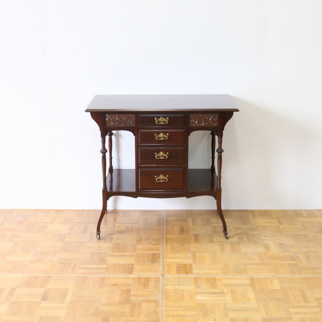 サイドテーブル