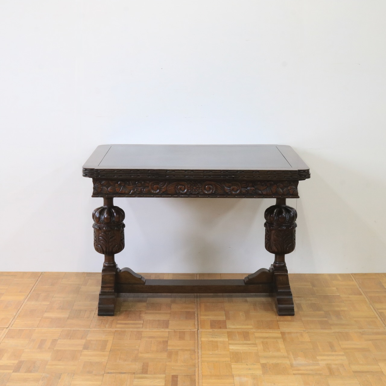 ドローリーフテーブル