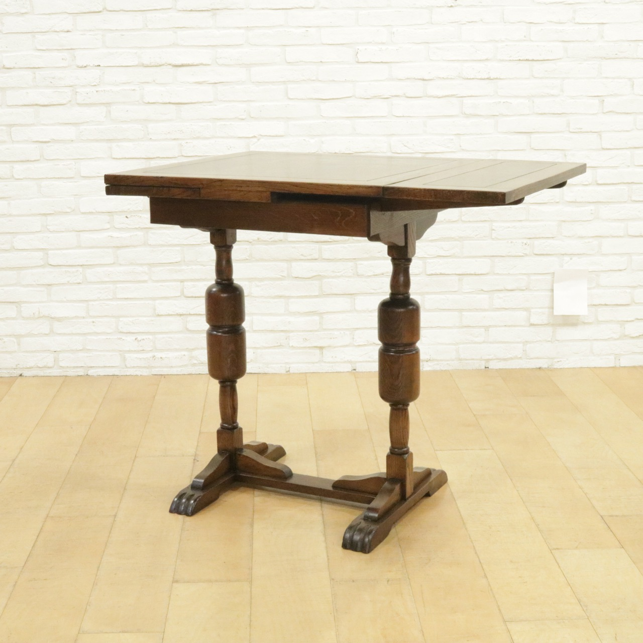 ドローリーフテーブル