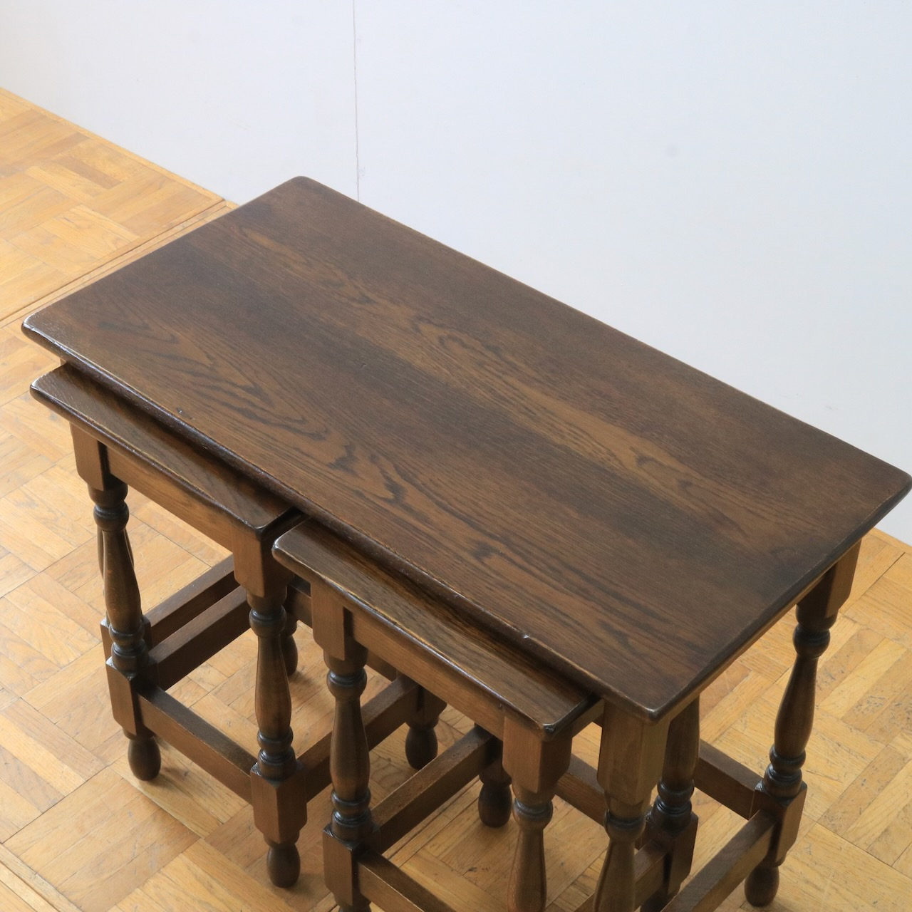 ネストテーブル