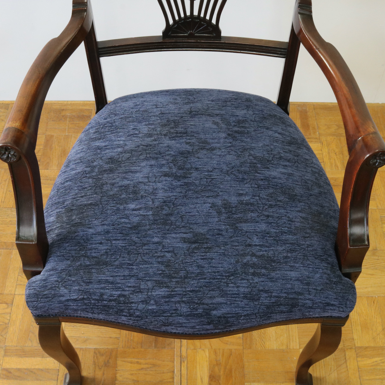 アームチェアー