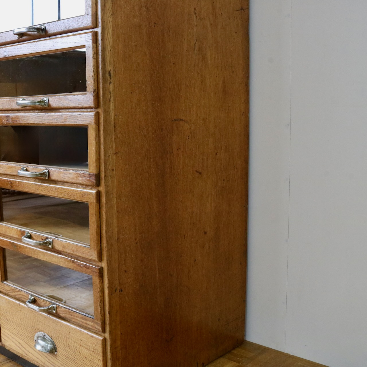 シャツキャビネット