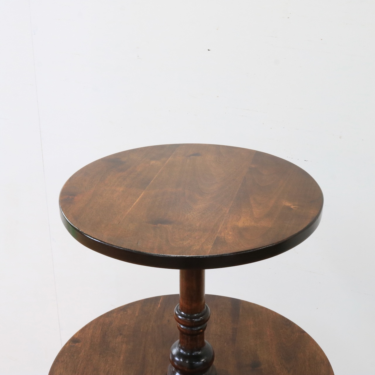 ダムウェイターテーブル