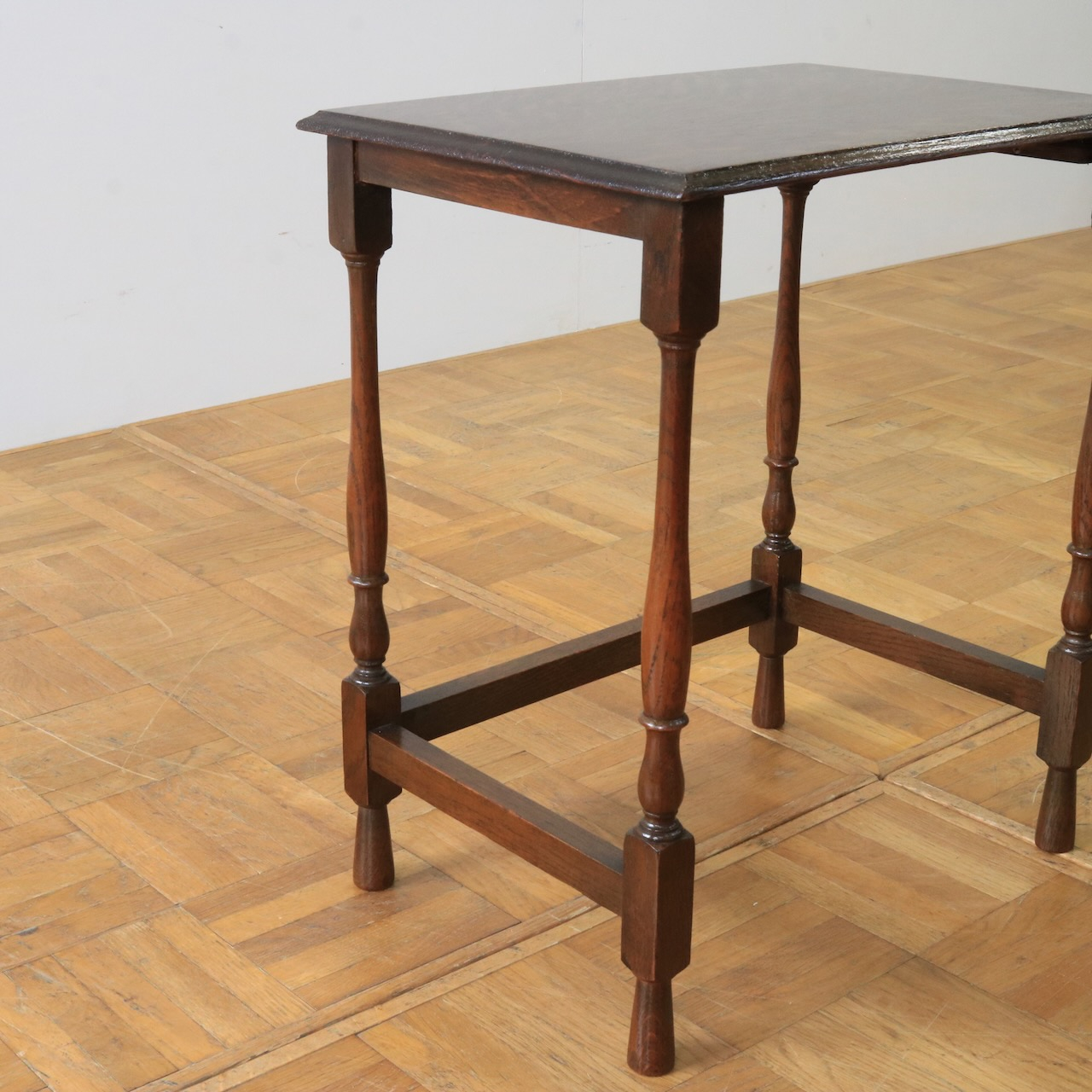 ネストテーブル