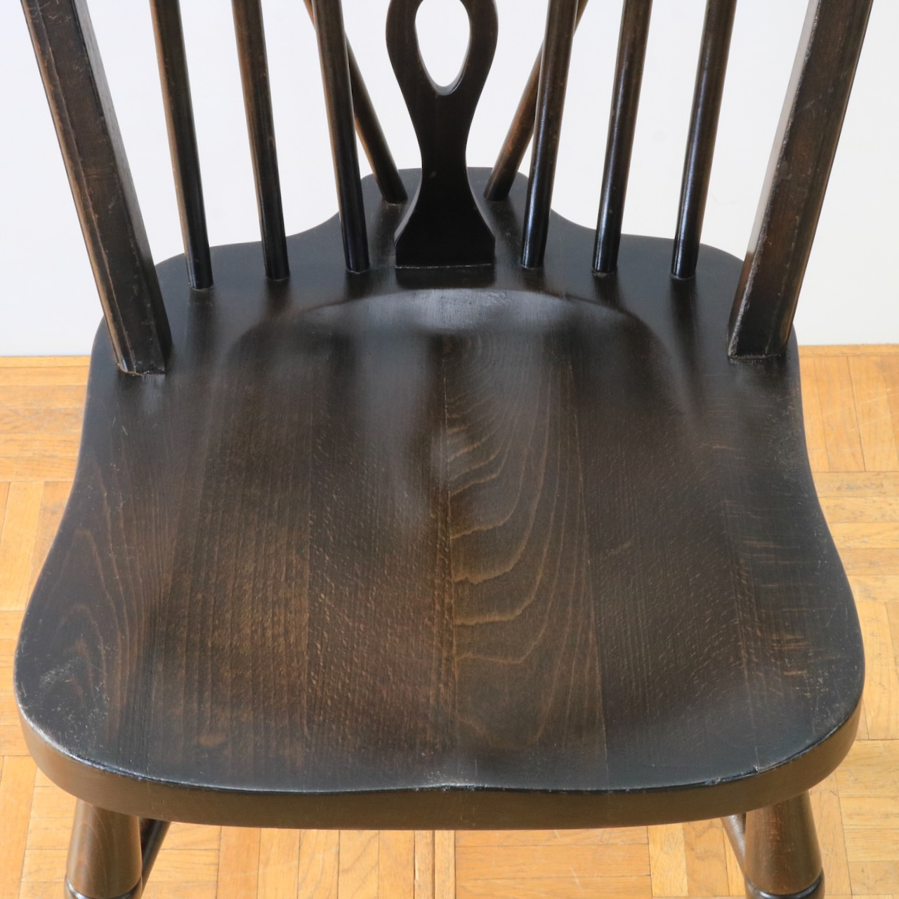 スピンドルチェアー