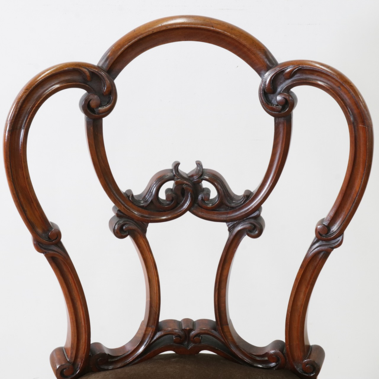 サロンチェアー