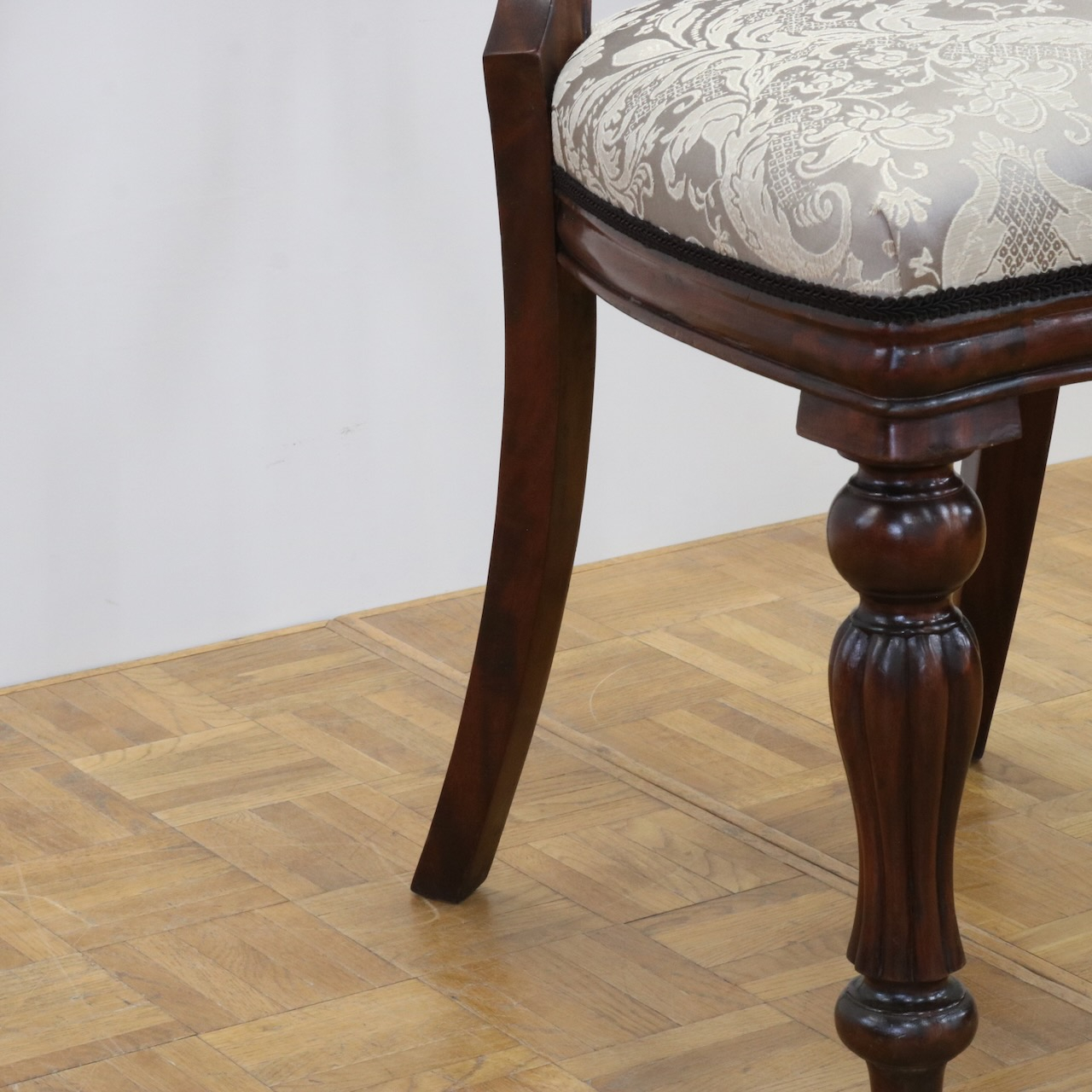 サイドチェアー