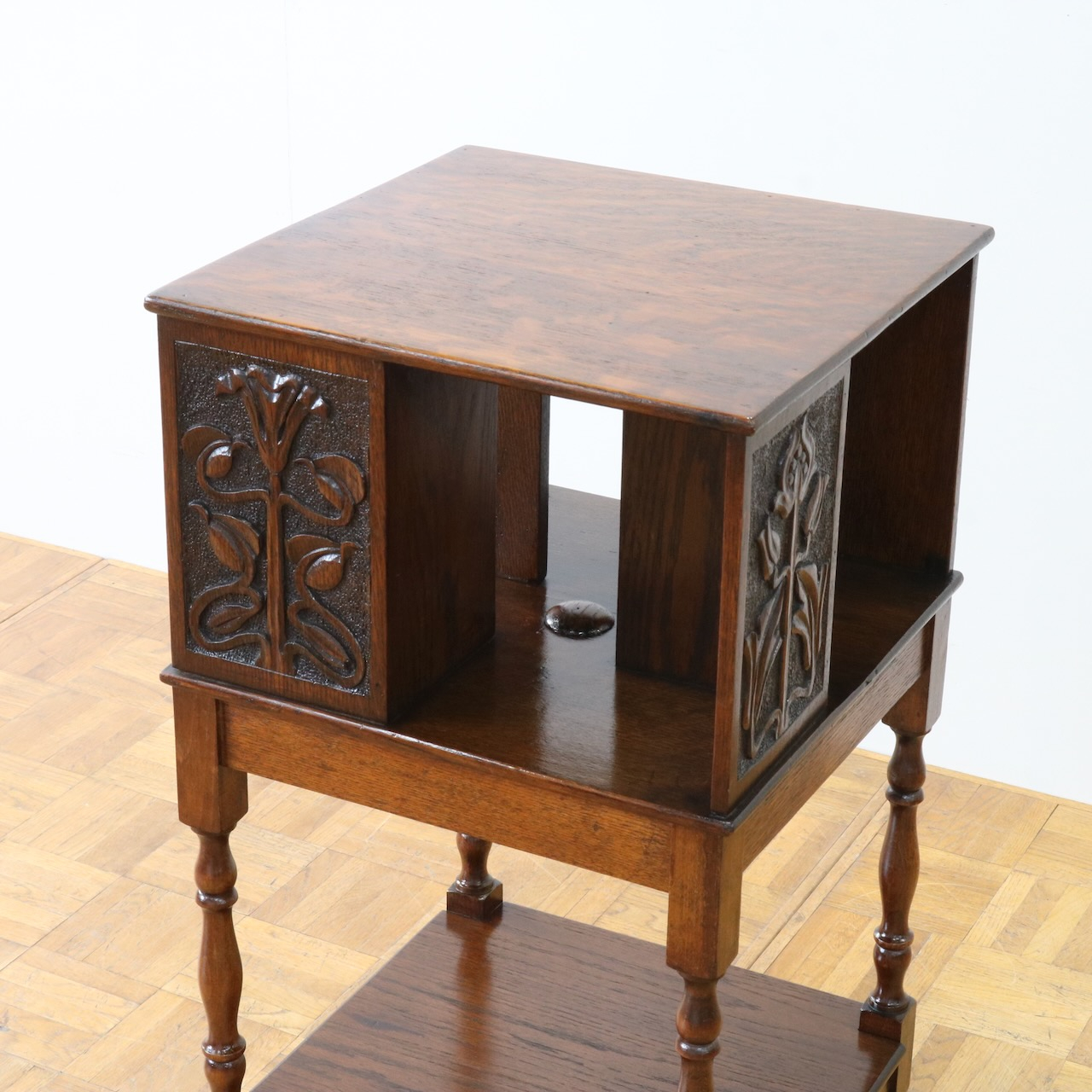 ブックシェルフ