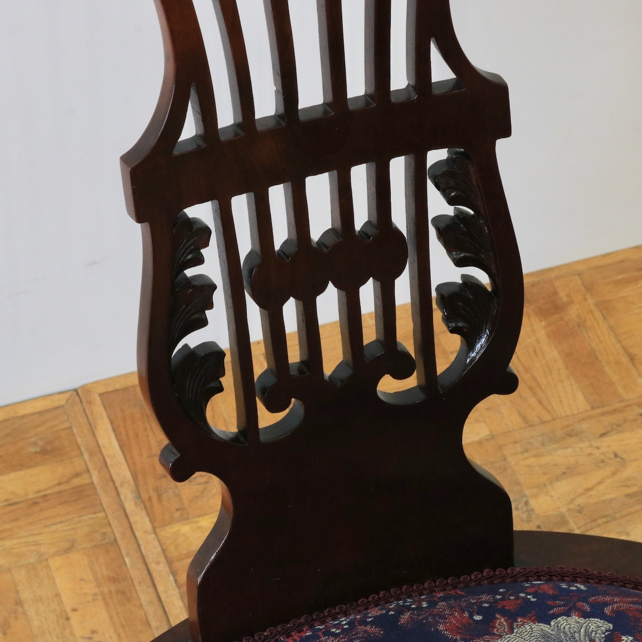 アームチェアー