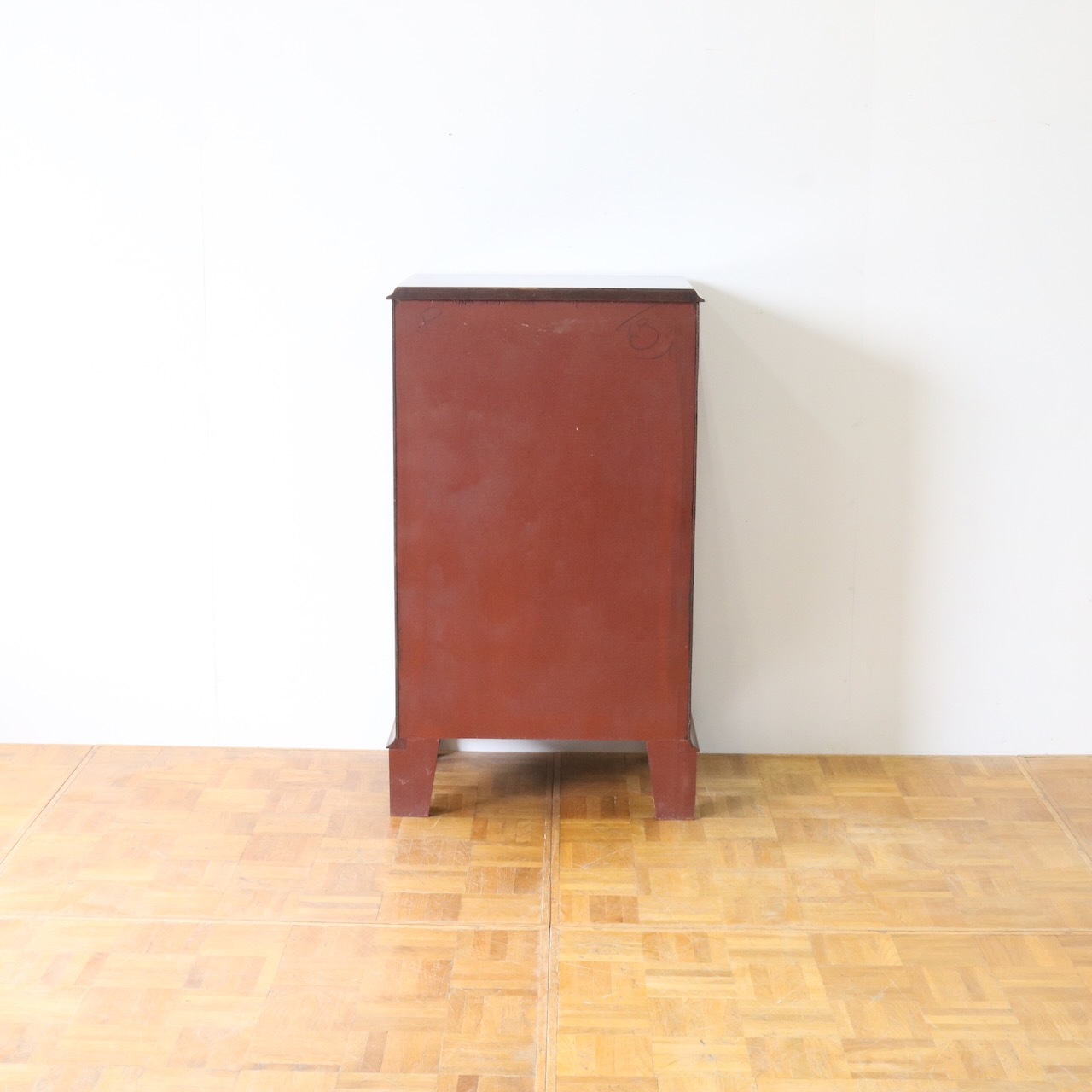 ベッドサイドチェスト