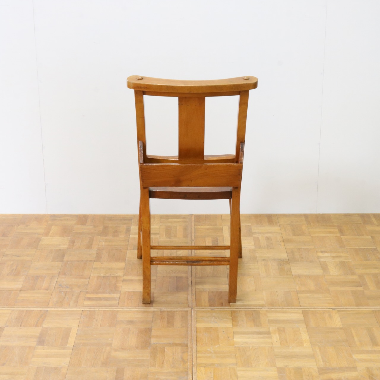 チャペルチェアー