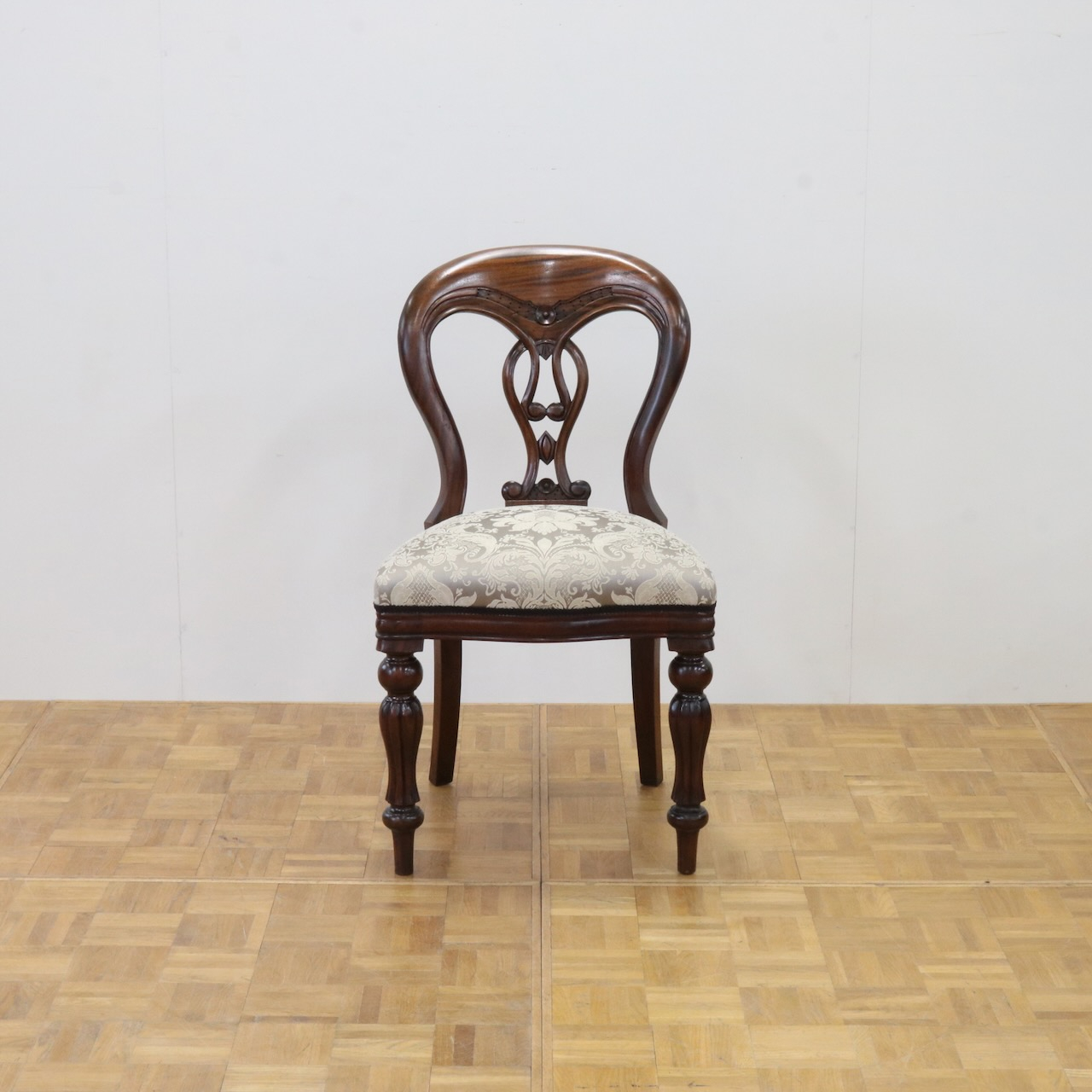 サイドチェアー