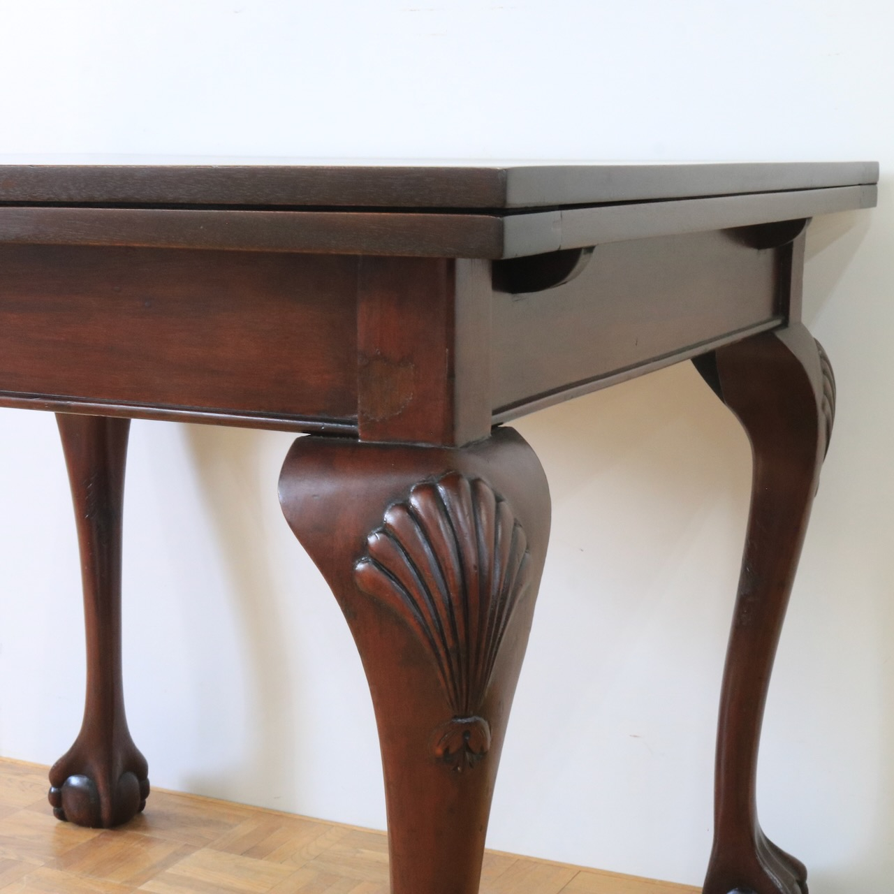 ドローリーフテーブル