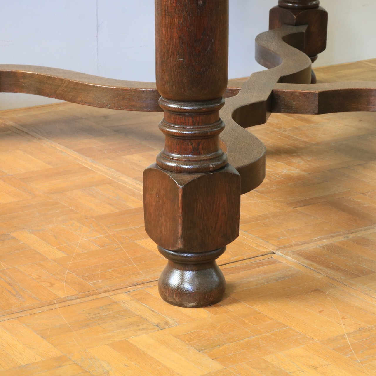 ドローリーフテーブル